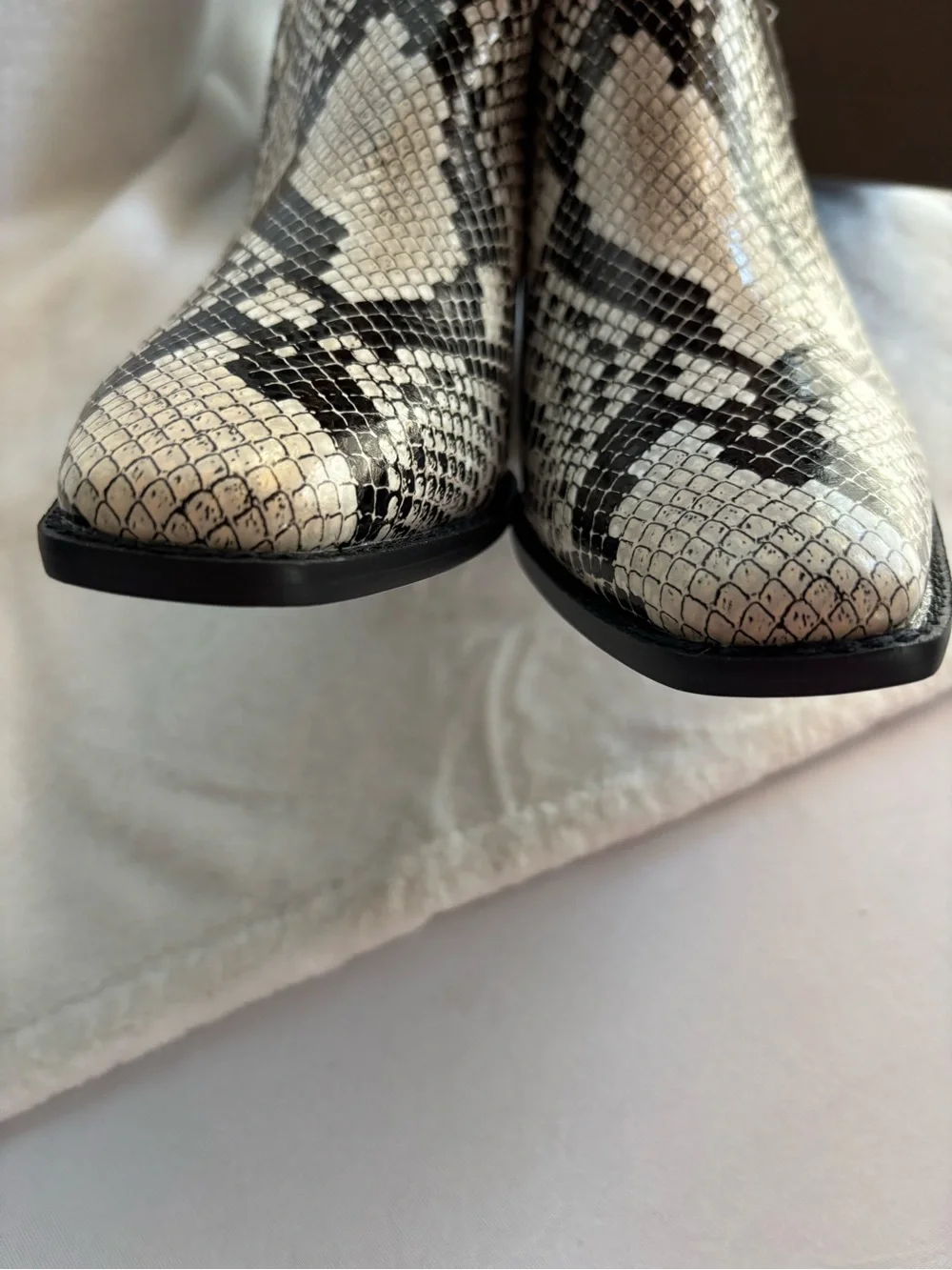 Linea Paolo Sochi2 Snake Print Leather Bootie Size 8.5 NIB